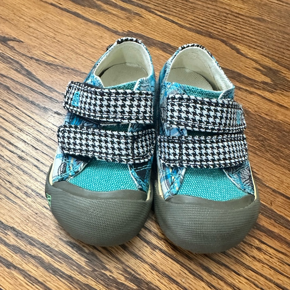 Keen Velcro Baby Shoes Size 5